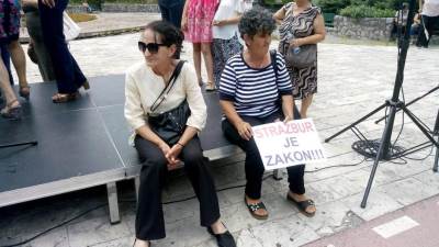  protest majki ispred skupstine 