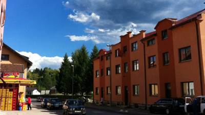  Dečaka ubila struja dok je svirao gitaru! 