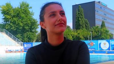  POSAO KOJI VOLIM: Ona vas čuva na bazenu! VIDEO 