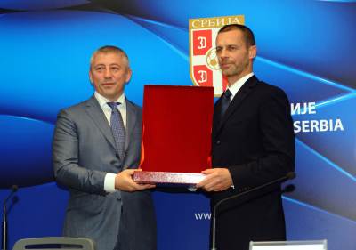  Čeferin o VAR-u: Ko tu odlučuje? 