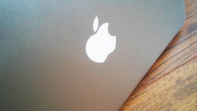  Apple-uredjaji-stizu-iskrivljeni.-Apple-kaze-to-je-OK 