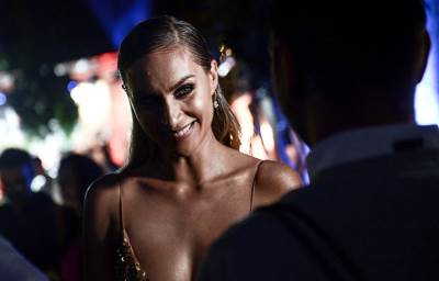  Jelena-Gavrilovic-slike-i-snimci-na-sajtu-za-odrasle 
