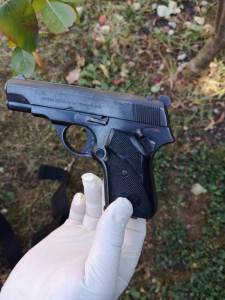  Kod Nikšićana u BMW-u pronađen pištolj 