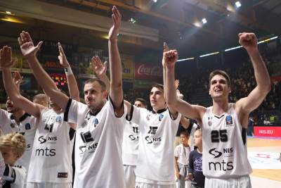  Iz Valensije na ćirilici: Dobro nam došao, Partizane! 