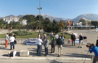  Polar Empress u Baru dočekuju i demonstranti! 
