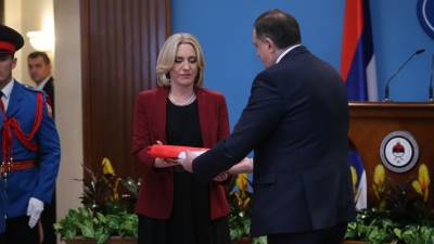  RS dobila predsednicu! I Dodik položio zakletvu (FOTO) 