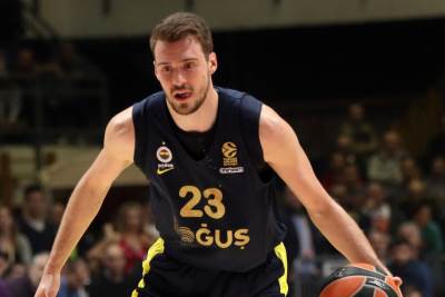  Fenerbahče Armani 92 85 