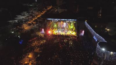  Etno grupa Zora, Halid Bešlić i Marija Šerifović priredili muzički spektakl u Budvi 