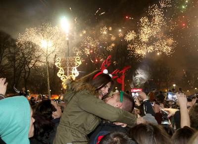 ČAKAJU LI NAS OŠTRIJE MJERE? BAJIĆ: Doček Nove godine u kafićima i hotelima NE TREBA DOZVOLITI 