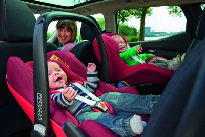  Beba ispala u krivini, ali je dobro prošla (VIDEO) 