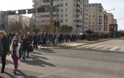  Preko hiljadu ljudi na protestu u Baru! (FOTO) 