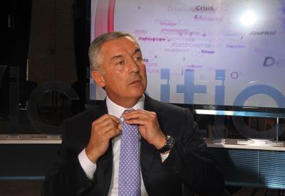  Milovi protivnici pisali Merkelovoj: On je đavo! 