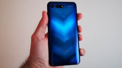  Zašto dati 1.000 €, kad imate ovako dobre telefone za mnogo manje para?! 