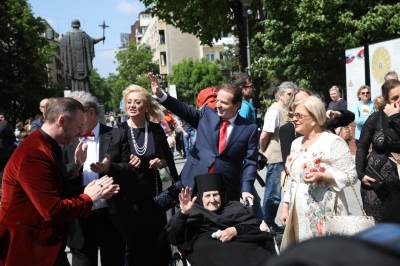  Spektakl Karića ispred Hrama Svetog Save! (FOTO) 
