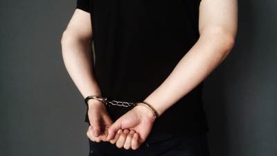  uhapsen sluzbenik policije zbog trgovine drogom 