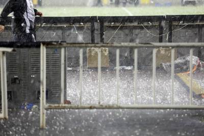  Slovenija Pao grad velicine pomorandze 