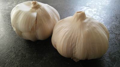  Magazin/Lifestyle/Mrsavljenje-saveti-beli-luk 