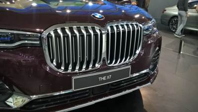  BMW-X7-serija-3-E30-maska-hladnjaka-bubrezi-Video 