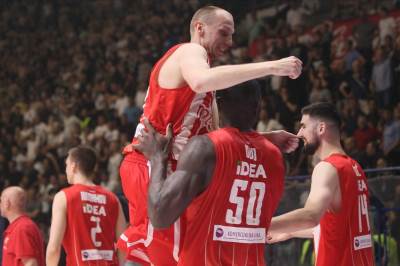  Dejan-Davidovac-heroj-Zvezdine-pobede-u-finalu-KLS 