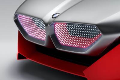  BMW-Vision-M-NEXT-hibrid-koncept-600KS-FOTO-VIDEO 