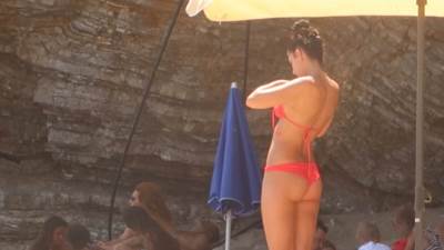  Žene u kupaćim kostimima kupaći kostimi koje nose žene VIDEO 