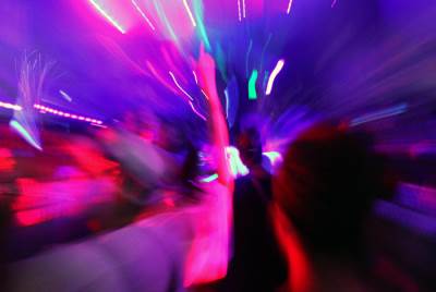 Rad noćnih klubova i diskoteka nije dozvoljen  