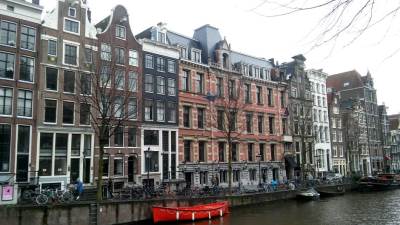  Holandija posipaju so da rashlade asfalt 