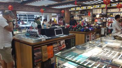  MONDO u Kini: Misliš da si kupio za džabe... 