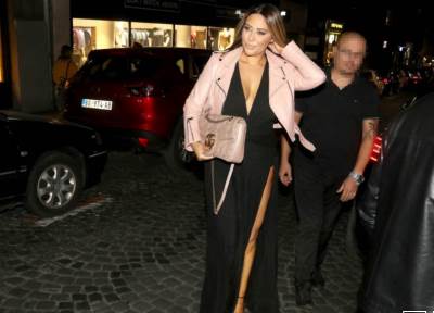  Dubok šlic i dekolte do pupka: ANA NIKOLIĆ DOMINIRA 