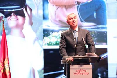  Đukanović otvorio izložbu "Kreativna Crna Gora" 