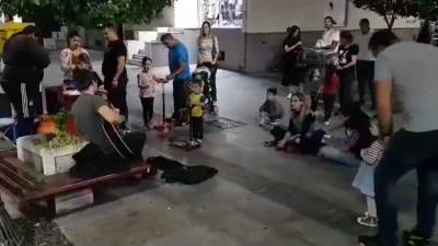  Gitara u Hercegovačkoj očarala prolaznike! 
