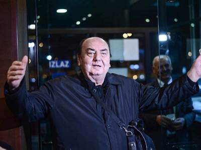  Bora-Drljaca-operisan-kaze-da-je-pevao-lekarima-u-sali 