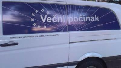  NEVEROVATNO: Spens zakupio čitulje za zaposlene 