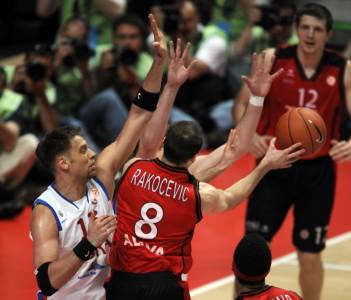  Baskonija-povukla-dres-Igora-Rakocevica-sa-brojem-8-VIDEO 