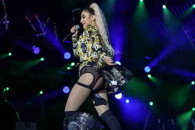  Kidaš bebo! Maja Berović pozira u donjem vešu, a sevnula i tetovaža! 