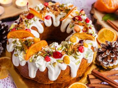  Kuglof sa suvim voćem i orasima 