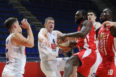  UZIVO-Buducnost-KK-Crvena-zvezda-prenos-livestream-Arena-igraci-otputovali-u-Podgoricu 