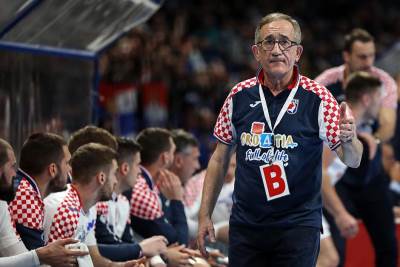  Povrede desetkovale Hrvate: Srbe napada jedan desni bek! 
