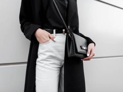  Već ih imaju sve trendseterke: Ove neobične torbe biće hit 2020! (FOTO) 