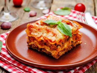  ORIGINAL ITALIJANSKI SPECIJALITET: Lazanje sa mlevenim mesom 