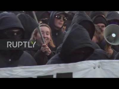  OPŠTI HAOS u Cirihu: Sukob policije i demonstranata, ima povrijeđenih 