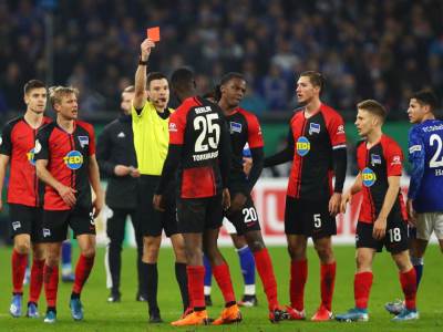  Scene koje ne želimo: Navijači Šalkea vređali tamnoputog igrača Herte 