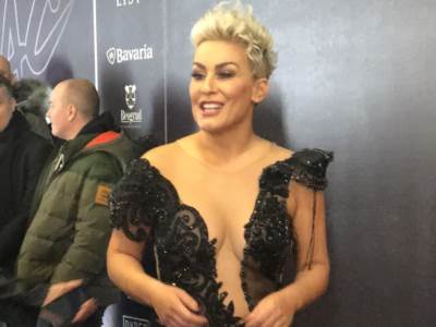  Pjevačica doživjela saobraćajnu nesreću: Auto se zakucao u njen kombi! 