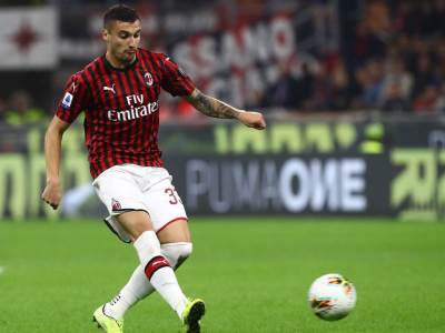  Rade samo što je počeo da igra za Milan - polomio kost u stopalu 