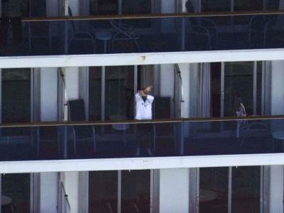  Kruzer na kojem je 14 Srba je u karantinu 