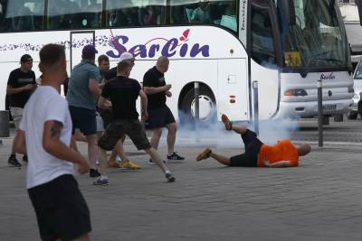  Korona virus "zaustavio" loptu na severu, ali ne i HULIGANE na jugu Italije 