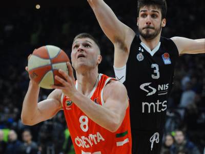  Murić ubacio NEVEROVATNU trojku i REŠIO derbi u polufinalu kupa 