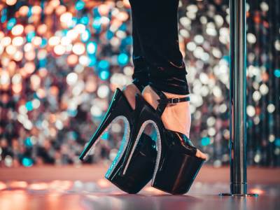  Ove striptizete dostavljaju hranu svima koji su u samoizolaciji! (FOTO) 