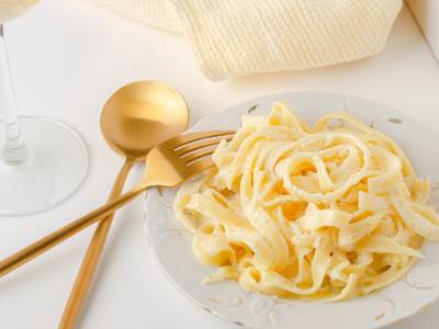  Recepti, pasta sa parmezanom i lukom 