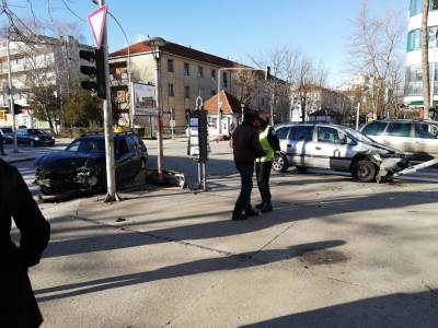  Udes u centru Nikšića, povrijeđena žena! 